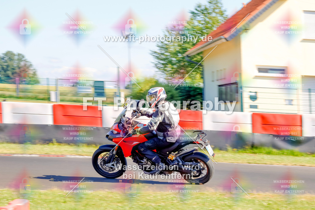 _MOT8833 | Hier findet Ihr Bilder von Touristenfahrten auf der Nürburgring Nordschleife oder von anderen Veranstaltungen die ich besucht habe. Viel Spass beim Durch Schauen 