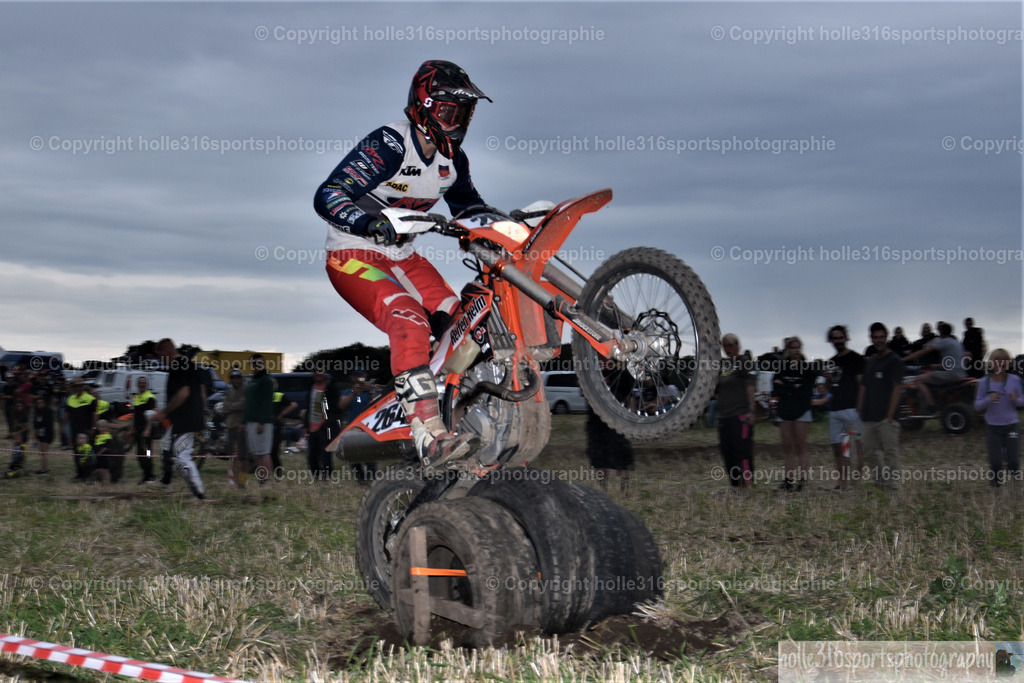 DSC_0226_01 (2) | Sportfotografie , Motorsport, Motoross, Reitsport, Mointainbike, Enduro,
Landschaft , Outdoor, Eventfotografie, Landschaft, Bilder online bestellen - Realisiert mit Pictrs.com