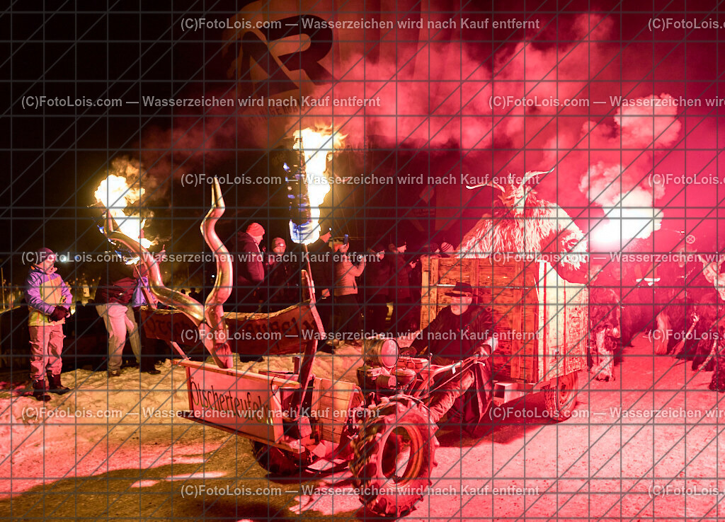 ALP5016_Nacht der Ballone_Gaminger Oetscherteufeln | NACHT DER BALLONE in Lackenhof am Ötscher, Sa 28. Dezember 2024.Mit einer Schauübung der Bergrettung Lackenhof, dem Ballonclub Ötscherland und den Gaminger Ötscherteufeln unter Zusammenarbeit mit der FF Lackenhof, dem Musikverein, dem Pensionistenverband, dem CampingClub, der Schirmbar und Konditorei Czihak, der Fuchswaldhütte und der Pizzeria Venezia, die für die Verköstigung sorgten, sowie der Ötscherliftgesellschaft, der Gemeinde Gaming und dem Ötscher-Tourismusverband.