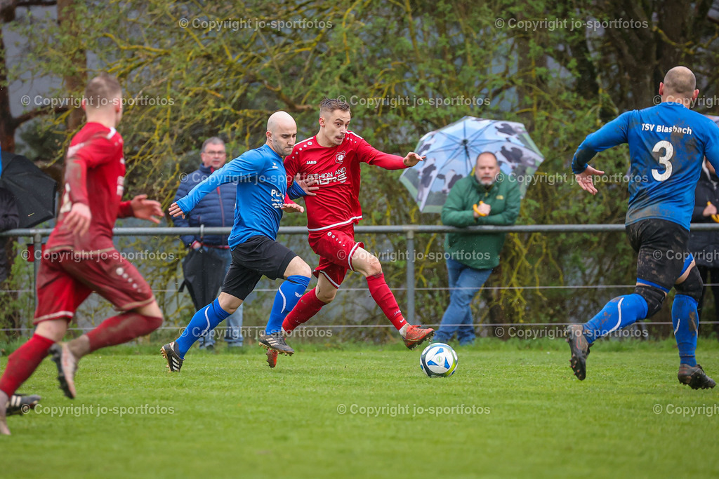 BQ3I6282 | 15.04.2023; kreisliga A Wetzlar; Rasenplatz Niederlemp; SpVgg Lemp - TSV Blasbach; Ergebnis: 0:1 (0:0)