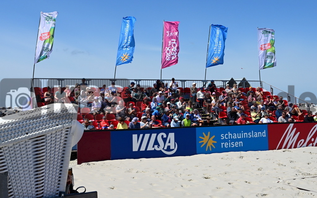 KBS Picture_Rock-The-Beach_Beachvollyball_022 | Tribuene Center Court ,Rock the Beach - die Nationale Beach-Vollyball Serie mit Festival-Charakter auf der Sandbank Strand in Ording vom 04.07. - 06.07.2025 , Qualifikation zur Deutschen Meisterschaft , - Realisiert mit Pictrs.com