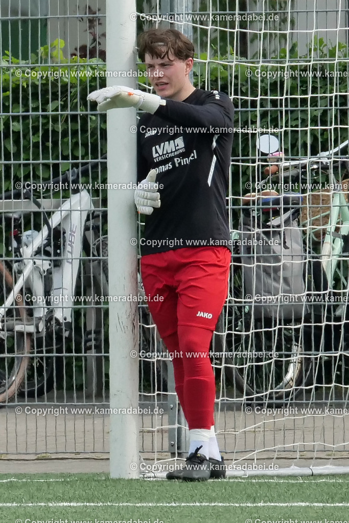 Fußball : Bezirksliga : SV 08/29 Friedrichsfeld - Borusia Veen am 10.05.2026 in Voerde Friedrichsfeld | Fußball : Bezirksliga : SV 08/29 Friedrichsfeld - Borusia Veen am 10.05.2026 in Voerde Friedrichsfeld - Realisiert mit Pictrs.com