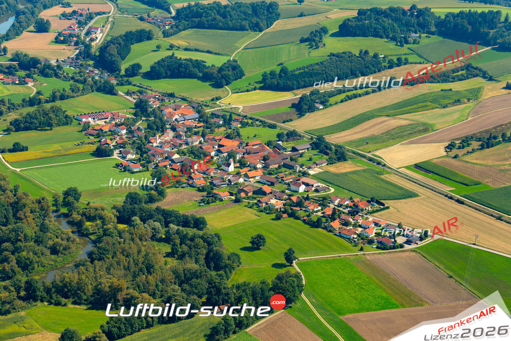 Das Luftbild zeigt : Schwaibach Bad Birnbach - Die Luftaufnahme wurde 2024 vom UL-Flugzeug aus erstellt ( keine Drohne ) - Hochauflösende Luftaufnahme - Für grossformatige Ausdrucke geeignet. Die Geschenkidee !Mit Lizenz und Bildrechte bestellbar