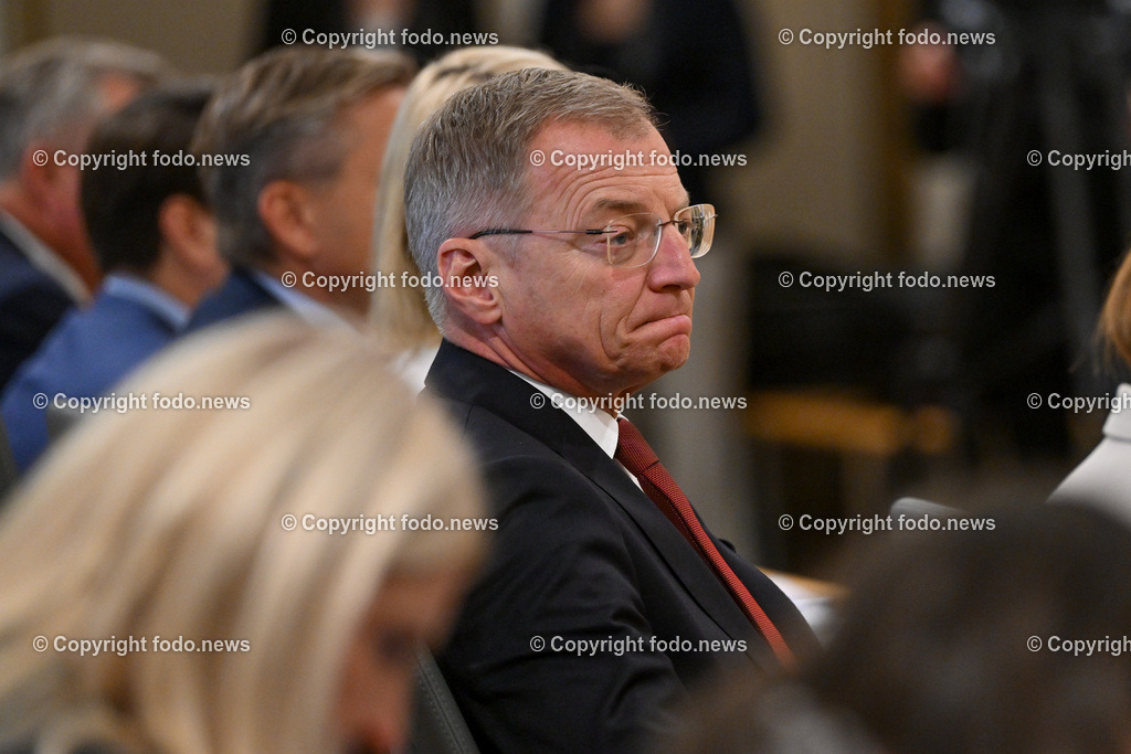 Landhaus Linz_ Promenade_ Landtagssitzung_ 19.09.2024-5 | 19.09.2024, Landhaus Linz AUT, Promenade, Landtagssitzung, im Bild LH Thomas Stelzer (VP, Landeshauptmann Ooe)