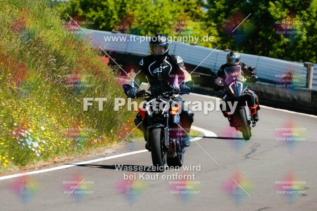 Moto-TeamOBK-22031 | Hier findet Ihr Bilder von Touristenfahrten auf der Nürburgring Nordschleife oder von anderen Veranstaltungen die ich besucht habe. Viel Spass beim Durch Schauen 