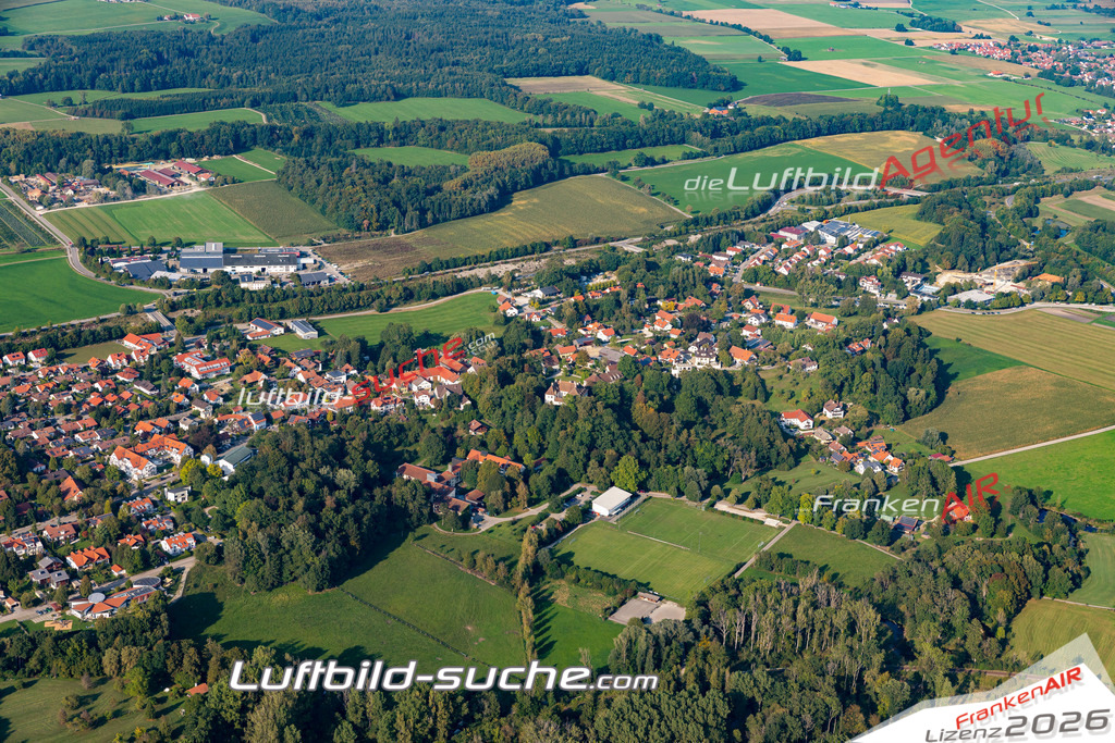Aktuelles Luftbild von  Greifenberg - Die Luftaufnahme wurde 2020 mittels UL-Flugzeug erstellt ( keine Drohne ) - hochauflösende Kamera-Systeme von  Canon -Beste Qualität - Für grossformatige Ausdrucke geeignet. Die Geschenkidee !