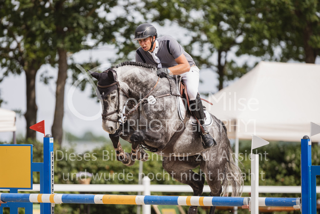 230616_Lemwerder_Springpf-M-715 | Deine schönsten Turniermomente als professionelle Fotos! Entdecke hochwertige Pferdesport-Fotografie im Online-Shop. Jetzt Fotos finden & bestellen!