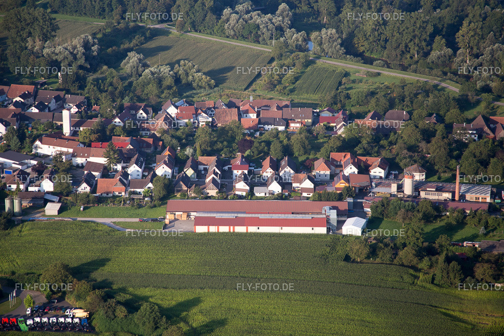 Ortsansicht | Luftbild: Ortsansicht im Ortsteil Helmlingen in Rheinau im Bundesland Baden-Württemberg in Deutschland. Foto: IMG_093126.jpg vom 16.08.2016 durch Werner Riehm/FLY-FOTO.de - Realisiert mit Pictrs.com