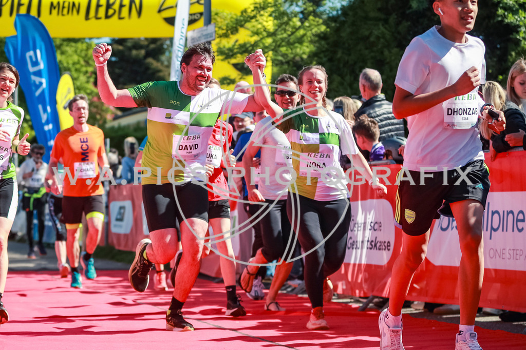 ..... | LINZ,AUSTRIA,27.April 25, Int. 3 Brückenlauf Linz  , Image shows: Photo: WAPICS / Manuel Binder