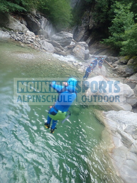 P1010032 | Bestelle die Bilder deines Berg- oder Wasser-Abenteuers mit Mountain Sports bequem von zu Hause aus direkt über unseren Online Fotoshop von pictrs.com. - Realisiert mit Pictrs.com