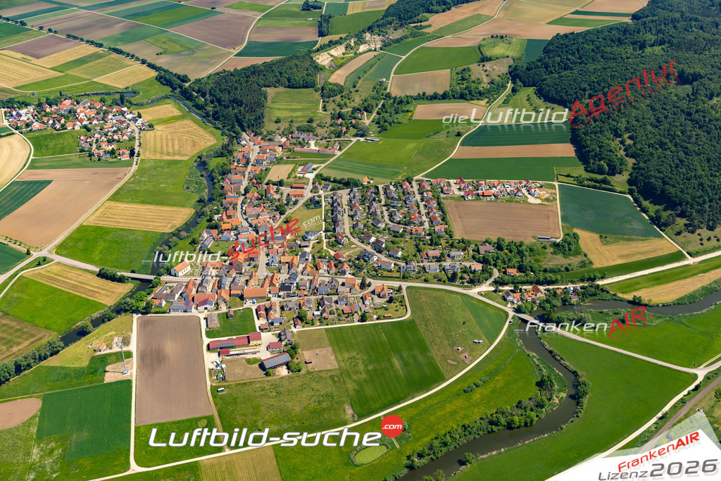 Die Luftaufnahme Heroldingen - Harburg wurde 2022 vom Flugzeug aus (keine Drohne) erstellt. Hohe Auflösung -für große Poster und Wandbilder geeignet - Garantiert!