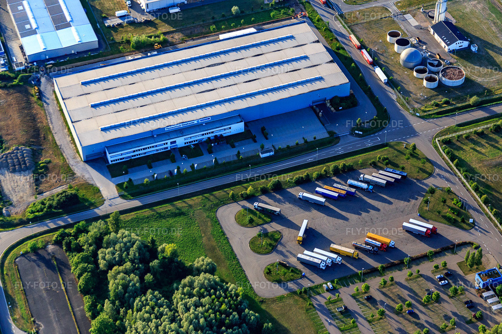 Luftbild: Bilfinger Engineering & Maintenance GmbH - Standort Wörth am Rhein in Wörth am Rhein im Bundesland Rheinland-Pfalz in Deutschland. Foto: IMG_080870.jpg vom 13.06.2015 durch Werner Riehm/FLY-FOTO.deWWW.BEM.BILFINGER.COM