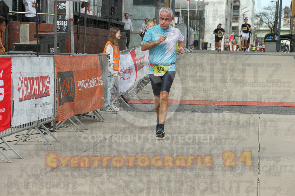 250920_1323_EX1_4326 | Sportfotografie im Rhein-Sieg Kreis, Köln, Bonn, NRW, Rheinland Pfalz, Hessen, etc. Unser Tätigkeitsfeld umfasst den Laufsport vom Volkslauf über den Marathon, Duathlon, Triathon bis zum Ultralauf wie Kölnpfad Ultra oder Schindertrail.