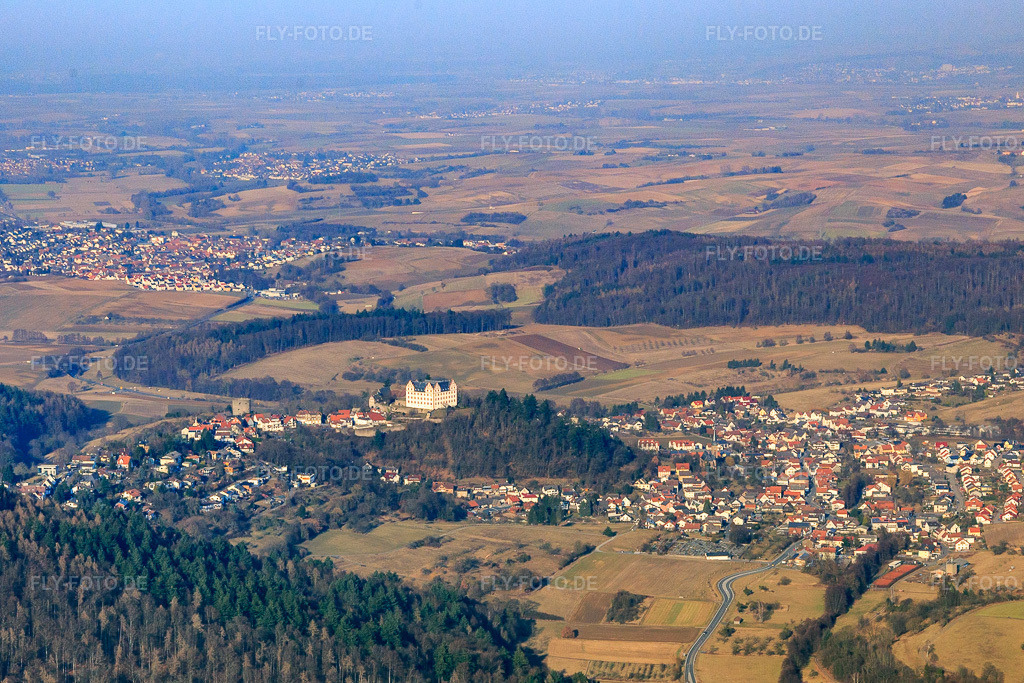Luftbild: Ortsansicht aus Südwesten mit Schloss Lichtenberg im Ortsteil Niedernhausen in Fischbachtal im Bundesland Hessen in Deutschland. Foto: IMG_096624.jpg vom 14.02.2017 durch Werner Riehm/FLY-FOTO.deWWW.SCHLOSS-LICHTENBERG.DE