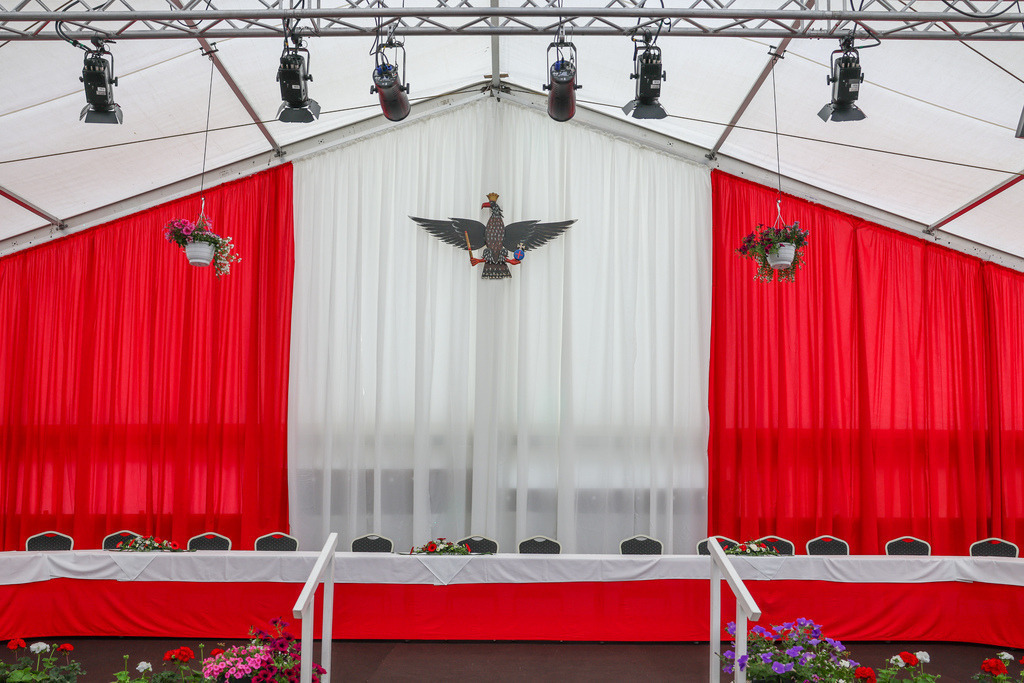 top-top.de-250530-001 | Foto, Video, Fotografie, Videografie, Fotobox, DJ, Discjockey, Musik, Musikbox, Veranstaltung, Photobooth, Amazon, Ebay, Buchtipp, Bestseller, Autor, Verlag, Buch, Wesel, Hamminkeln, NRW, Dinslaken, Rees, Drohne, Hochzeit, Party, Fotobox, Wesel, Fotograf