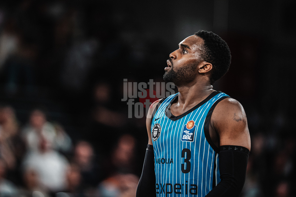 Basketball | Männer | Saison 2025/2026 | easyCredit Basketball Bundesliga | 13. Spieltag | Veolia Towers Hamburg vs. Rostock Seawolves | 22.04.2026 | Osaro Jürgen Rich (#3, Veolia Towers Hamburg)