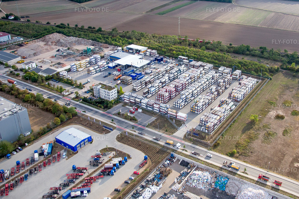 Luftbild: Lagerhallen und Speditionsgebäude Kube & Kubenz in Worms im Bundesland Rheinland-Pfalz in Deutschland. Foto: IMG_084318.jpg vom 02.09.2015 durch Werner Riehm/FLY-FOTO.de