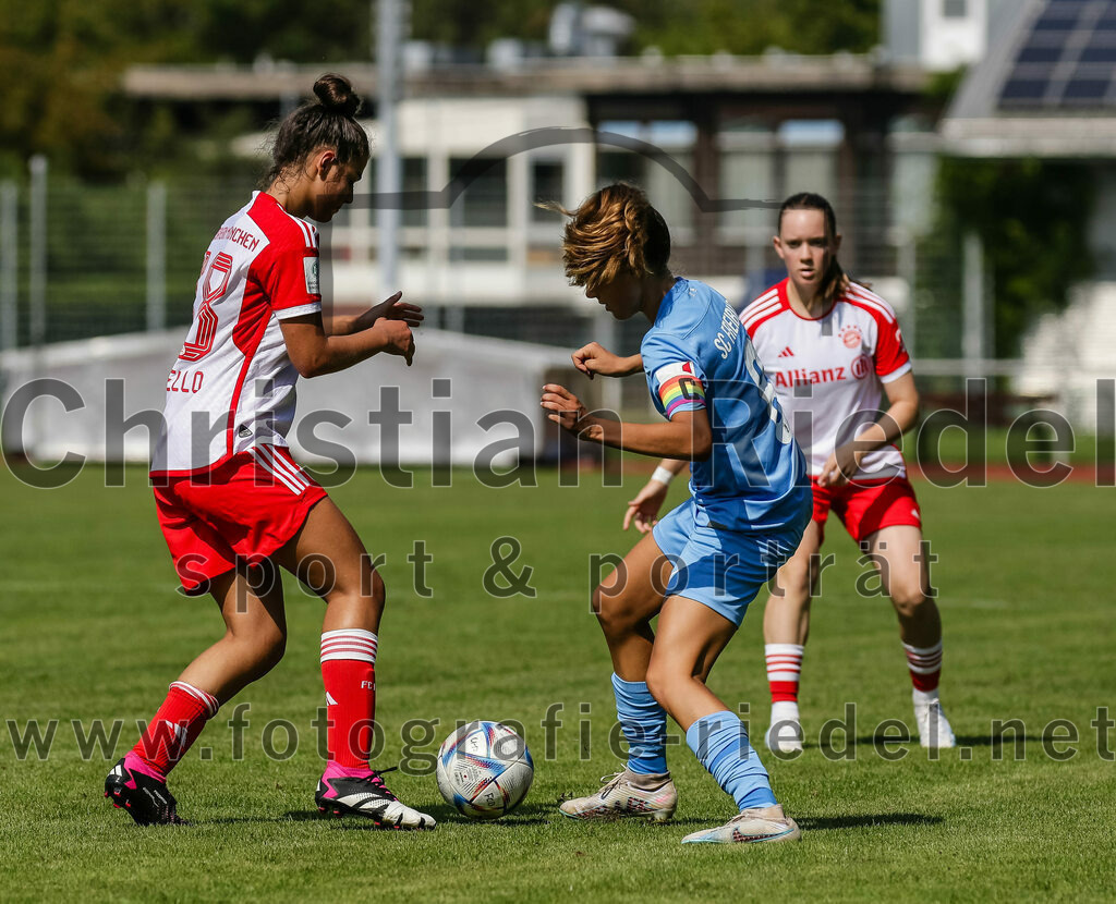 2023-09-09_062_FC_Bayern_Muenchen_gegen_SC_Freiburg | Aschheim, Deutschland, 09.09.2023:
Fußball, B-Juniorinnen-Bundesliga Süd 2023 / 2024, 1. Spieltag, FC Bayern München gegen SC Freiburg, Endergebnis: 4:0

Foto: Christian Riedel / fotografie-riedel.net