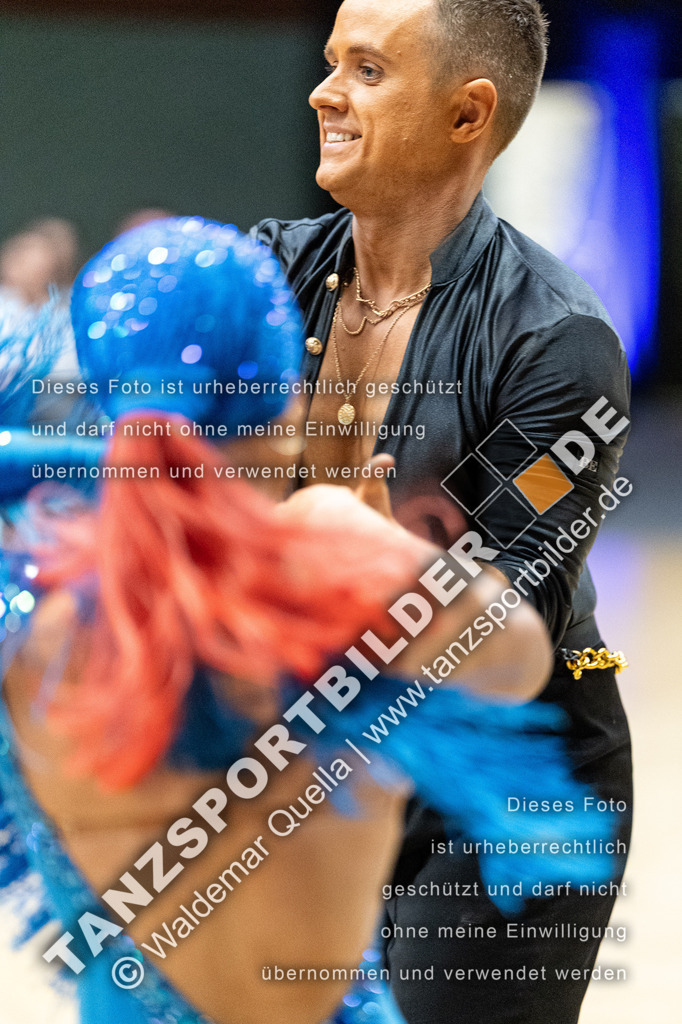 20240406-12409 | Hier finden Sie Tanz Bilder vom Latein und Standard Formationen tanzen. Sportbilder vom Tanzsport. Schöne Fotos und von Weltmeisterschaft, Europameisterschaft, Bundesliga, Regionalliga, Oberliga und Landesliga sowie von GOC Stuttgart, DanceComp, WM Bremen