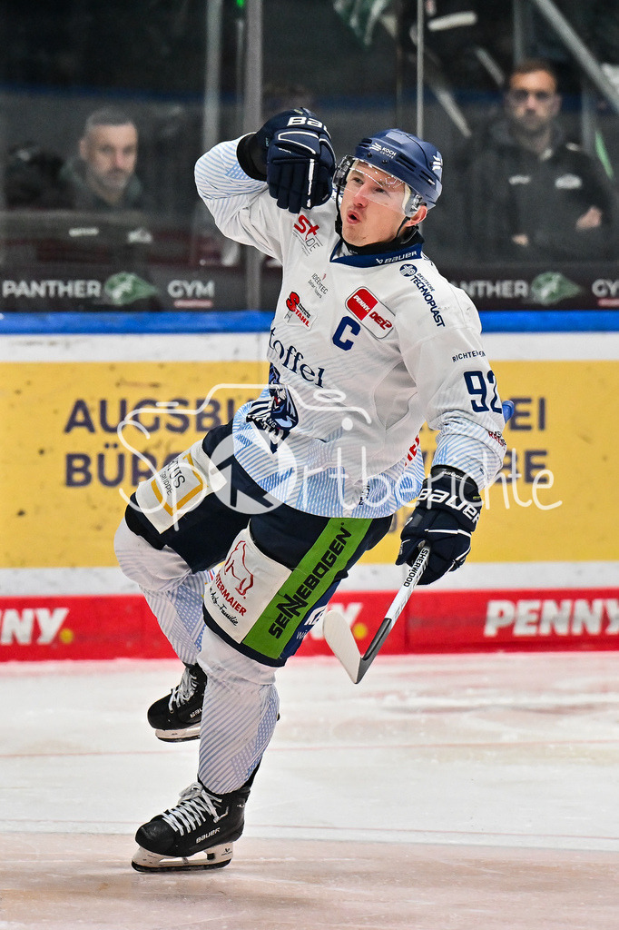 Augsburger Panther - Straubing Tigers | Augsburg, DEUTSCHLAND - 14. NOVEMBER: Jubel der Gäste nach dem Treffer zum 1-5 durch Marcel BRANDT (Straubing Tigers 92) / Tor / Torschuetze / Freude / Happy beim Ligaspiel zwischen den Augsburger Panthern und den Straubing Tigers am 18. Spieltag der Penny DEL im Curt Frenzel Stadion am 14.11.2025