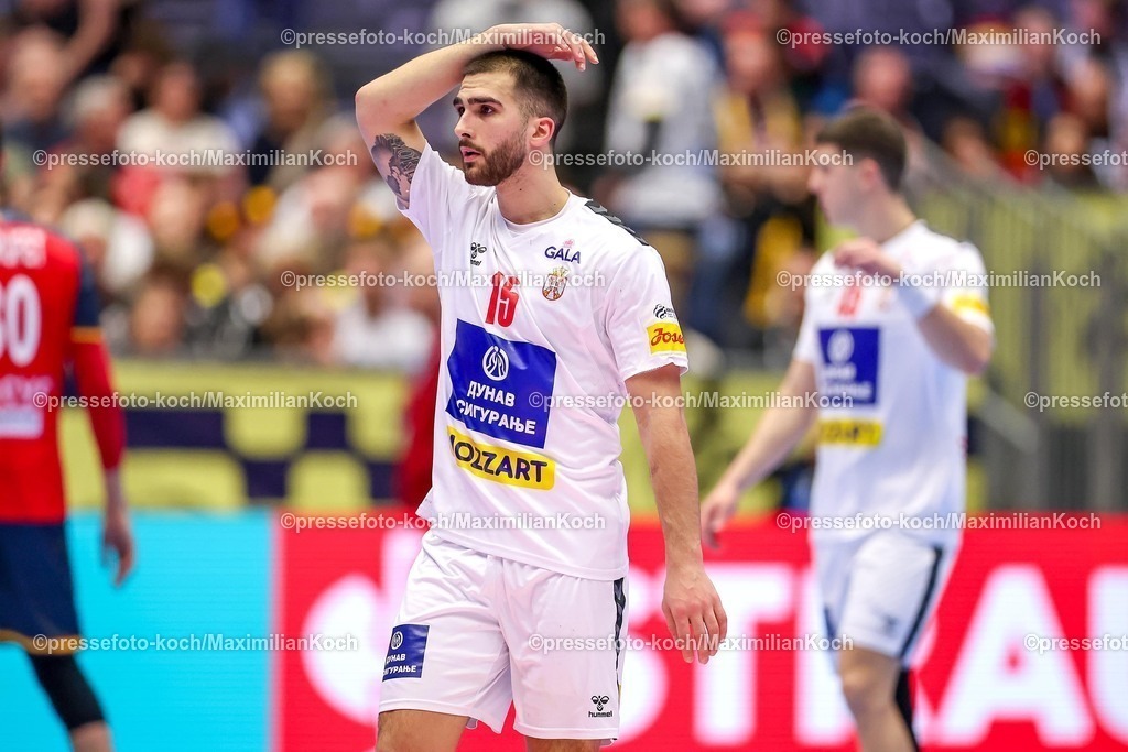 EHF15012601089 | 15.01.2026, Handball, Men's EHF EURO 2026, Spanien - Serbien, Jyske Bank Boxen in Herning, Dänemark, Preliminary Round:  Uros Kojadinovic (Serbien #15)  enttäuscht Enttäuschung 