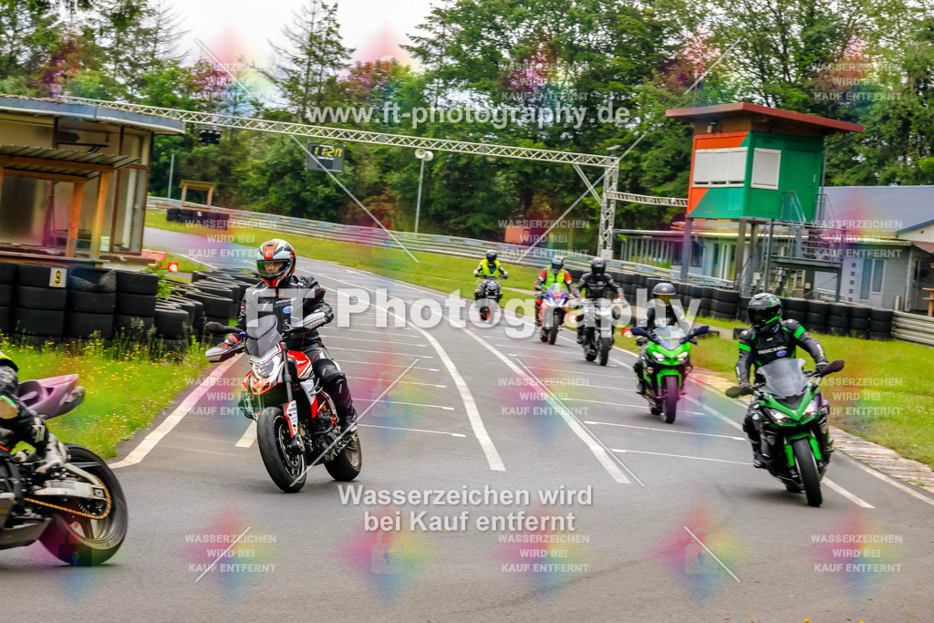 VBK-7856 | Hier findet Ihr Bilder von Touristenfahrten auf der Nürburgring Nordschleife oder von anderen Veranstaltungen die ich besucht habe. Viel Spass beim Durch Schauen 
