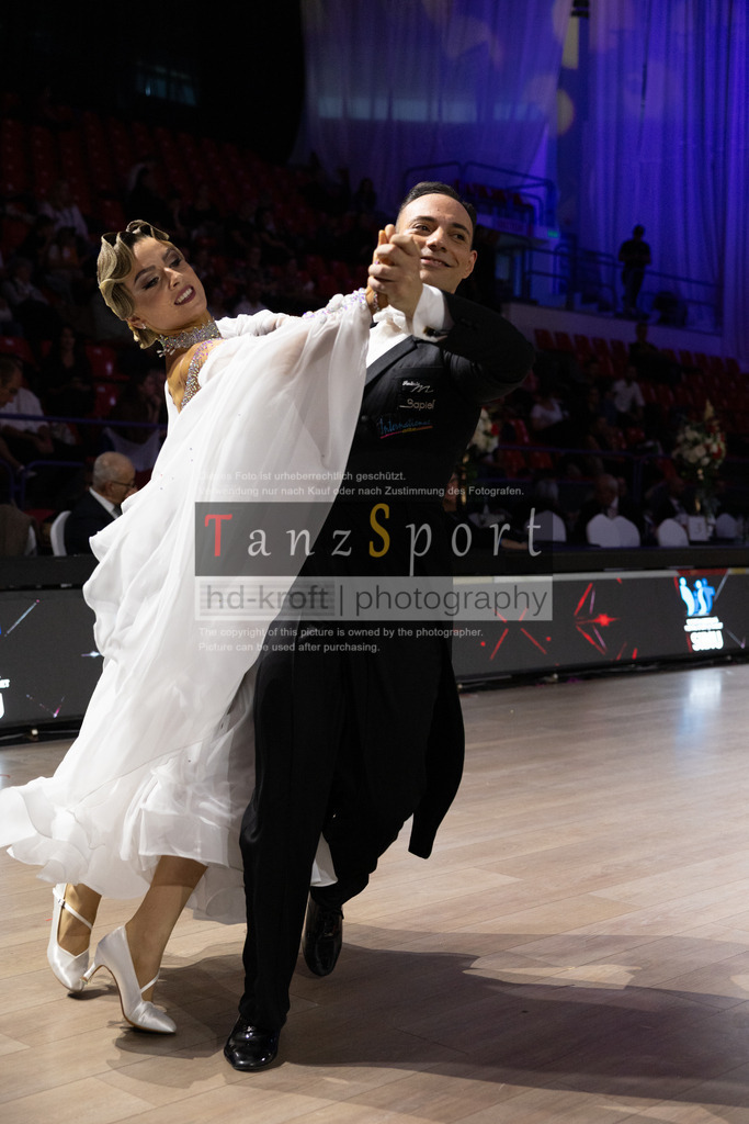 IMG_7672 | Tanzsportbilder, Standardtanz, Lateintanz, WDSF, DTV, LTVB, dancecomp, goc, hessen tanzt, blaues band der spree, walzer, tango, wiener walzer, slowfox, quickstepp, samba, rumba, cha-cha-cha, paso doble. jive, hd-kroft photography, turniertanzsport