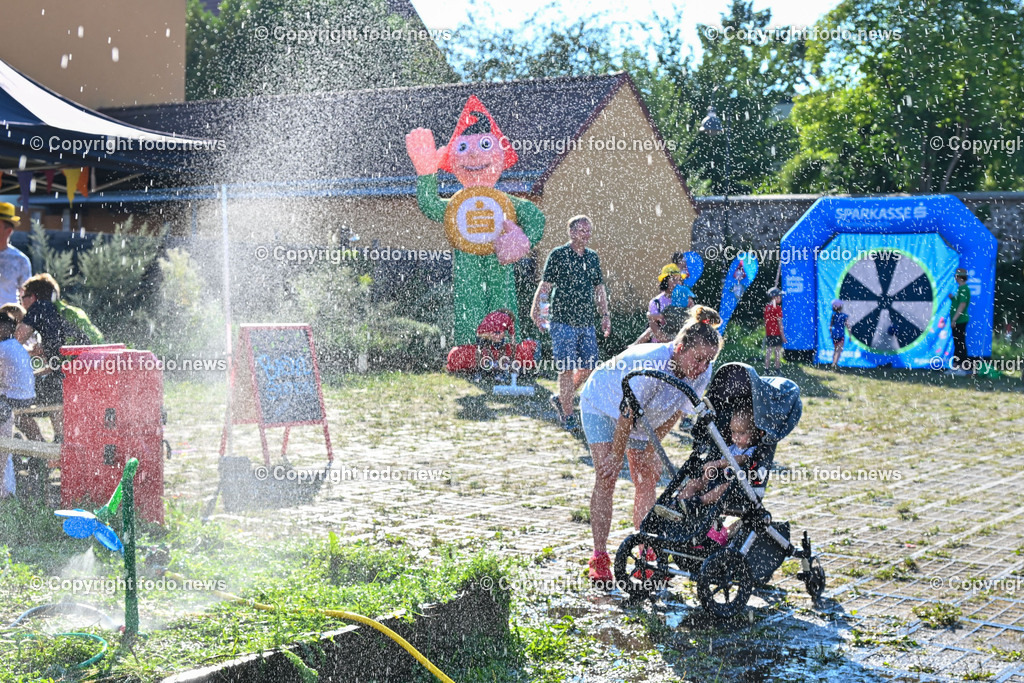 Linzer Kronefest 2023_ 19.08.2023-67 | 19.08.2023, Linzer Kronefest 2023, AUT, im Bild Linzer Kronefest 2023, Abkuehlung in der Kids Area