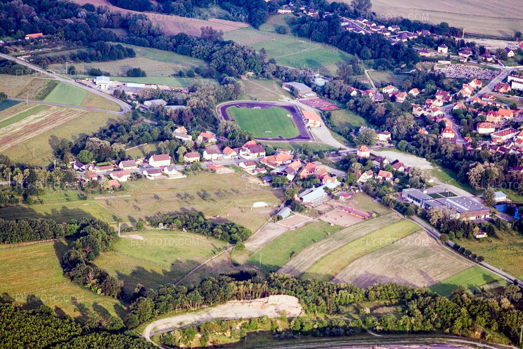 Aerial view: AS Rugby football pitch in the district Neulauterburg in Lauterbourg in the state Bas-Rhin, France. – Photo: IMG_2384.jpg taken on 06/04/2006 by Werner Riehm/FLY-FOTO.com – Resolution of the original: 3456 x 2304 px
