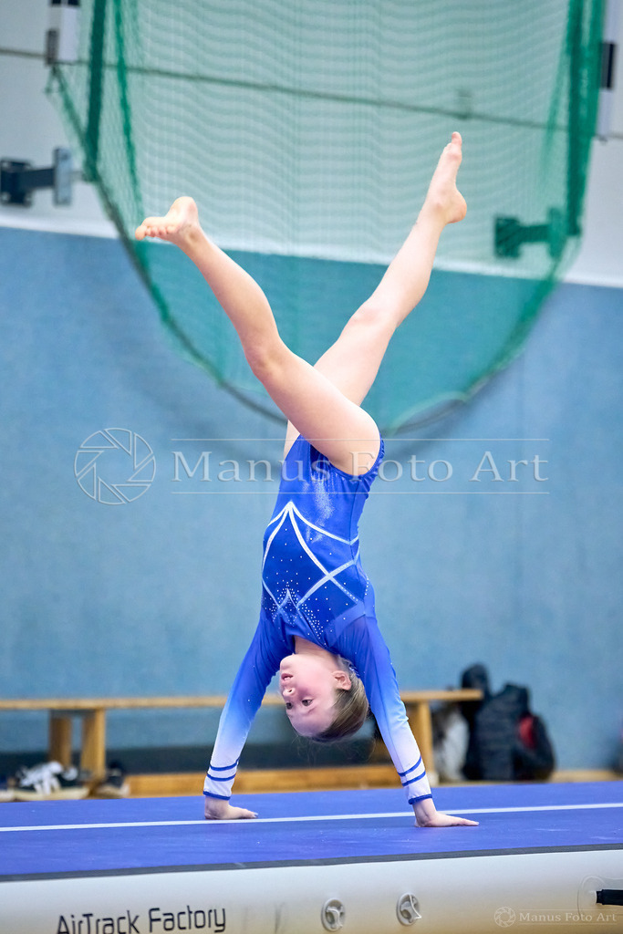 2024-10-15-2-A-C-DSC02151 | Professionelle Sportfotografie in Hamburg, Schleswig-Holstein und Niedersachsen – spezialisiert auf Rhönrad, Geräteturnen, Leistungsturnen und rhythmische Sportgymnastik. Bundesweite Begleitung von Rhönrad-Events. Jetzt Sport-Fotos - Realisiert mit Pictrs.com