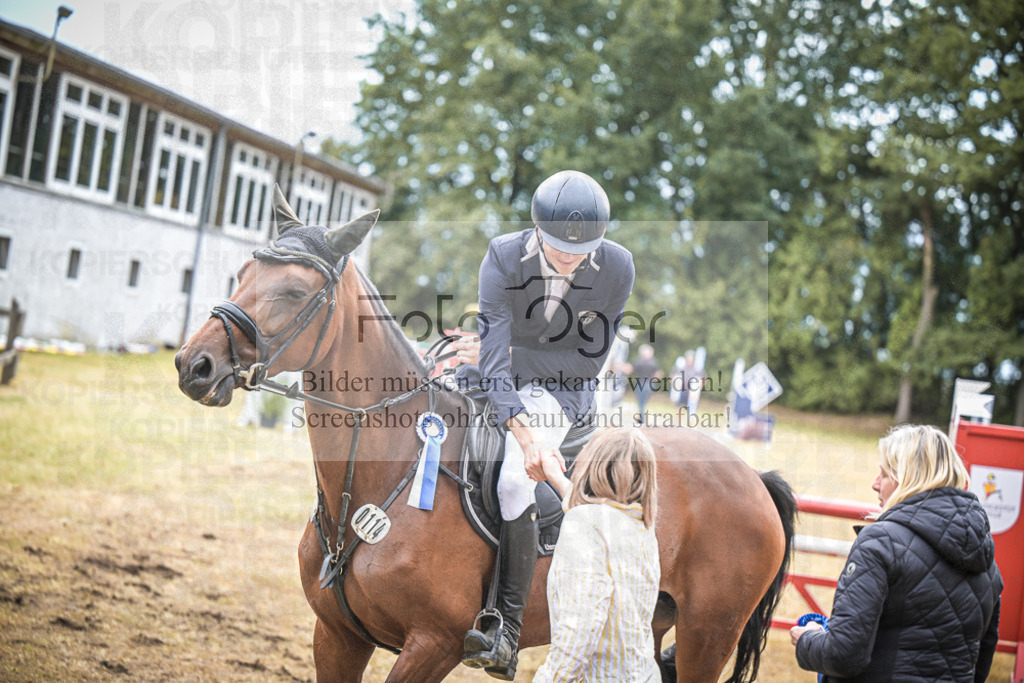 DOS_0014 | Entdecke hochwertige Reitturnierfotos von Foto Oger. Professionell, emotional und authentisch – jetzt Lieblingsmomente im Shop bestellen.Deutschlandweite Turnierfotografie. - Realisiert mit Pictrs.com