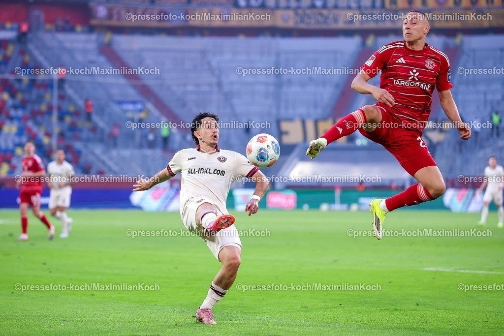 F9524042601042 | 24.04.2026, Fußball, Fortuna Düsseldorf - SC Dynamo Dresden, 2. Fußball Bundesliga, Herren, Merkur Spiel-Arena, 31. Spieltag, Saison 2025 2026: Jason Ceka (Dynamo Dresden #07) im Zweikampf gegen  Marin Ljubicic&nbsp;(Fortuna Düsseldorf #20) DFB regulations prohibit any use of photographs as image sequences and or quasi-video.