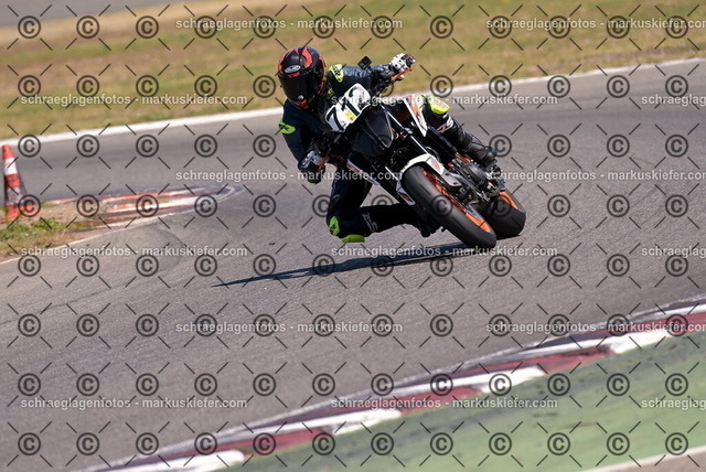 26bt04-1867 | markuskiefer.com - Realisiert mit Pictrs.com