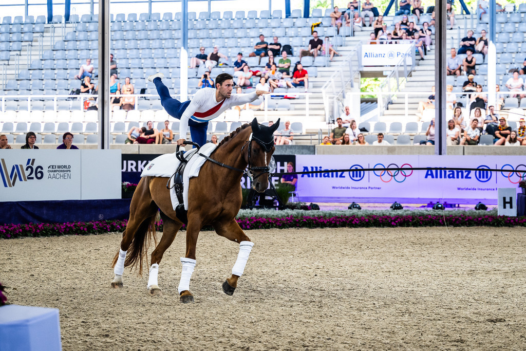 FEI World Championships | Luxembourg Vaulter Philip Bäcker on Ballantine lead by Alexandra Dietrich - Realisiert mit Pictrs.com