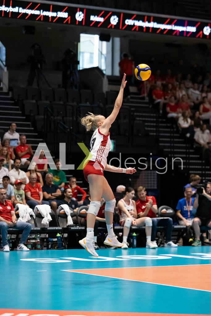 Austria v Switzerland - CEV European League Women | KRIENS, SWITZERLAND - JUNE 14: DANA SCHMIT of Austria serve during the CEV European League match between Austria and Switzerland at Pilatus Arena on June 14, 2026 in Kriens, Switzerland. - Realisiert mit Pictrs.com