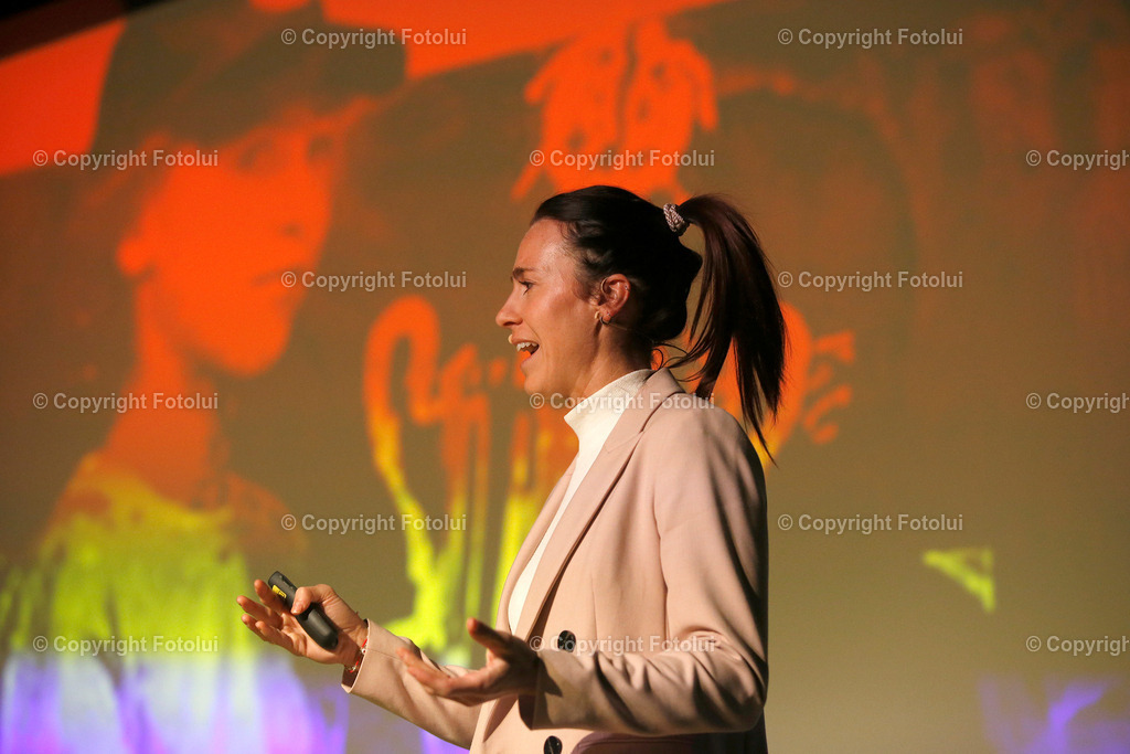 VEREINSCOACHING2023_24 | VIKTORIA SCHNADERBECK