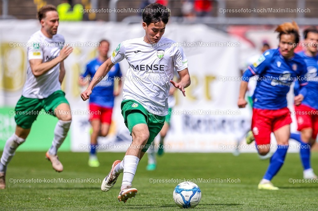 xKWIx02052601081 | 2026.05.02, xkwix, Fußball, Regionalliga West, Wuppertaler SV -  FC Gütersloh, Stadion am Zoo, 32.Spieltag, Saison 2025 / 2026: Sandro Reyes (FC Gütersloh #24) DFB regulations prohibit any use of photographs as image sequences and or quasi-video. Photo: xKamilxWilkowskixPressefotoKochx