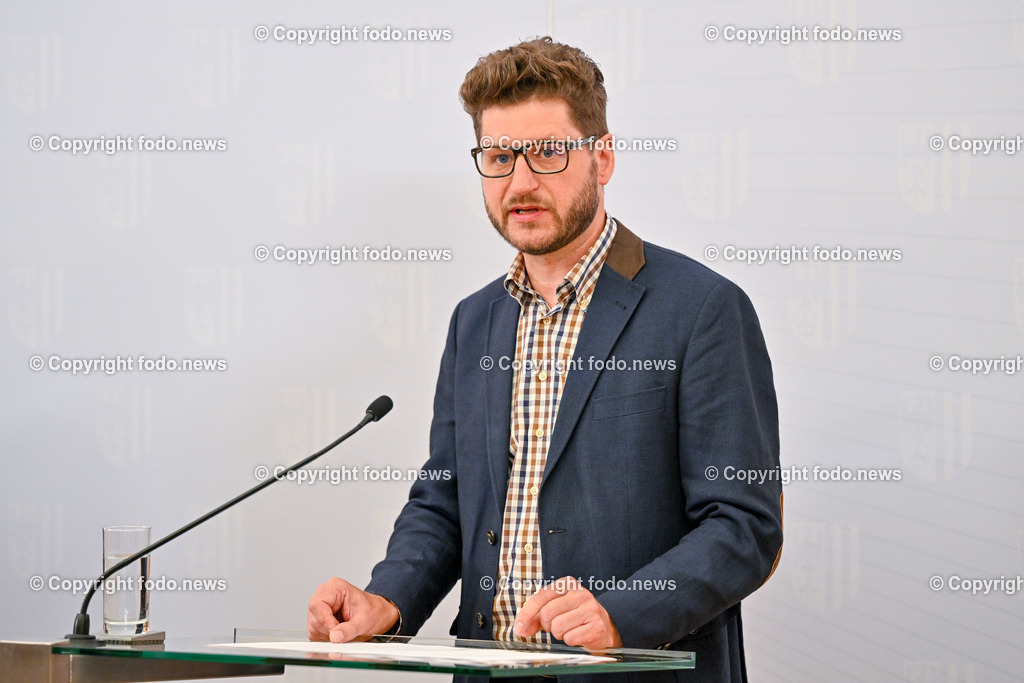 Pressekonferenz mit LH Stelzer_ 20 Jahre Lern- und Gedenkort Schloss Hartheim_ 14.06.2023-18 | 14.06.2023, Landhaus Linz, AUT, Pressekonferenz mit LH Stelzer, 20 Jahre Lern- und Gedenkort Schloss Hartheim, im Bild Florian Schwanninger (Leiter des Lern- und Gedenkortes Schloss Hartheim)