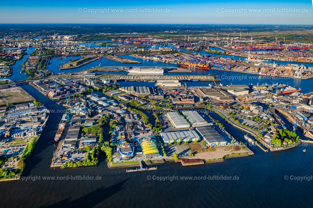 Hamburg_Steinwerder_ELS_9478270425 | HAMBURG 27.04.2025 Gebäude des Konzerthauses und Theater- Schauspielhauses " Stage Theater im Hafen " an der Norderelbstraße in Hamburg, Deutschland. Weiterführende Informationen bei: STAGE EN-TER-TAIN-MENT GMBH. // Building of the concert hall and theater playhouse in Hamburg, Germany. Further information at: STAGE EN-TER-TAIN-MENT GMBH. Foto: Martin Elsen