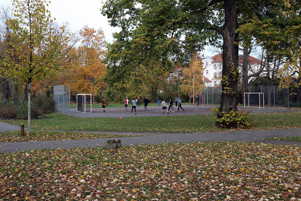 Foto: Leipzig - Friedenspark | Das Team hinter BILDLEXIKON LEIPZIG bündelt historische wie aktuelle Informationen über die Stadt Leipzig in Text und Bild auf einer Plattform und stellt diese der interessierten Öffentlichkeit zur Verfügung.