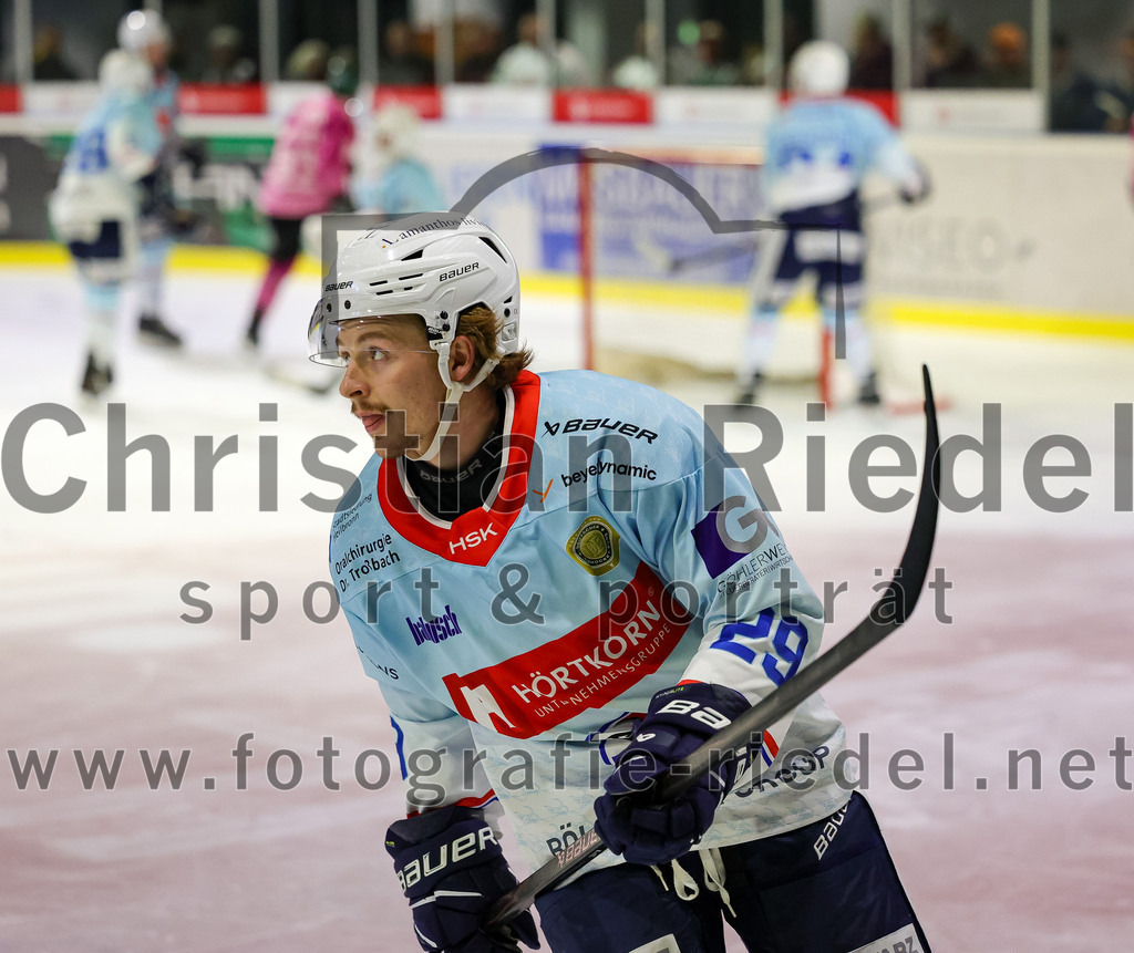 2025-10-05_108_TSV_Erding_gegen_Heilbronner_Falken | Erding, Deutschland, 05.10.2025:Eishockey, Oberliga Süd 2025 / 2026, 6. Spieltag, TSV Erding gegen Heilbronner Falken, Endergebnis: 3:1Calder Anderson (Heilbronner Falken, #29)Foto: Christian Riedel / fotografie-riedel.net