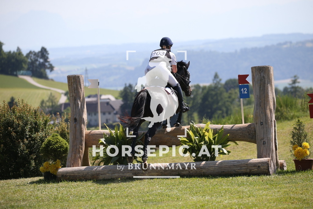 DL2Q1552 | Willkommen bei Brunnmayr - Design & Fotografie – Ihrem Spezialisten für Reitturniere und Pferdeveranstaltungen in Oberösterreich, Salzburg und Bayern! Seit über 17 Jahren sind wir leidenschaftlich dabei.
