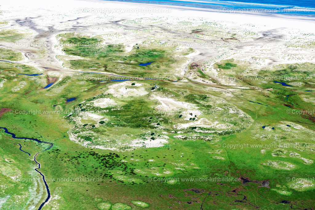 Norderney_Aussichtsplattform_Mövendüne__ELS_5666050923 | NORDERNEY 05.09.2023 Düne " Aussichtsplattform Mövendüne " in Norderney im Bundesland Niedersachsen, Deutschland. // Dune "Viewing platform Moevenduene" in Norderney in the state Lower Saxony, Germany. Foto: Martin Elsen