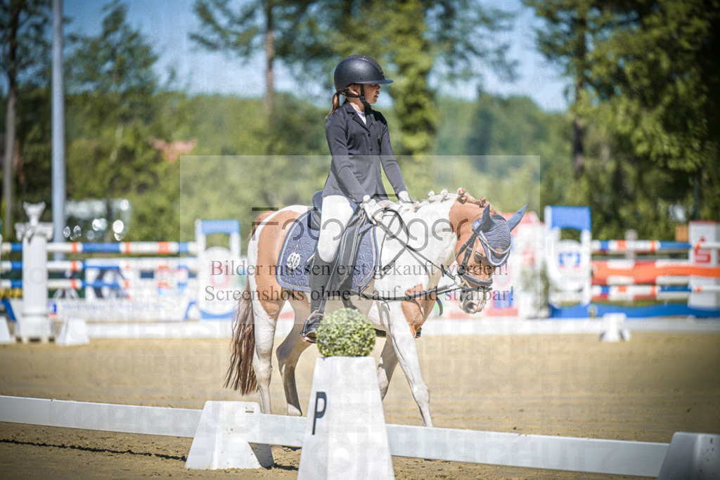 DOS_7601 | Entdecke hochwertige Reitturnierfotos von Foto Oger. Professionell, emotional und authentisch – jetzt Lieblingsmomente im Shop bestellen. - Realisiert mit Pictrs.com