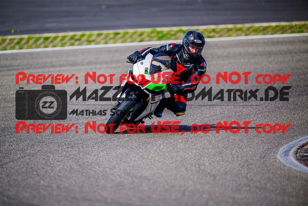 MaZZes_FotoMatrix_240911_6007705_5279 | GELB