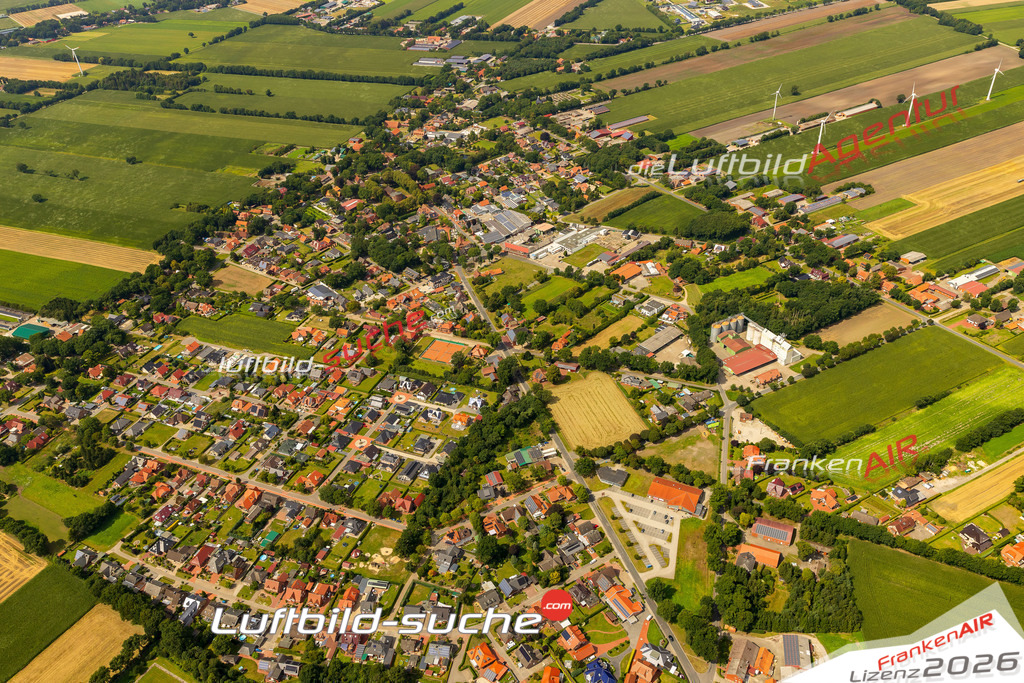 Gehlenberg Friesoythe Bild- Das Luftbild wurde 2025 vom UL-Flugzeug heraus erstellt ( keine Drohne bzw. Drohnenaufnahme ) - Hochauflösende Luftaufnahme -Nicht vergleichbar mit Google Maps oder Satelittenbilder- Die Geschenkidee !Mit Lizenz und Bildrechte bestellbar - CC