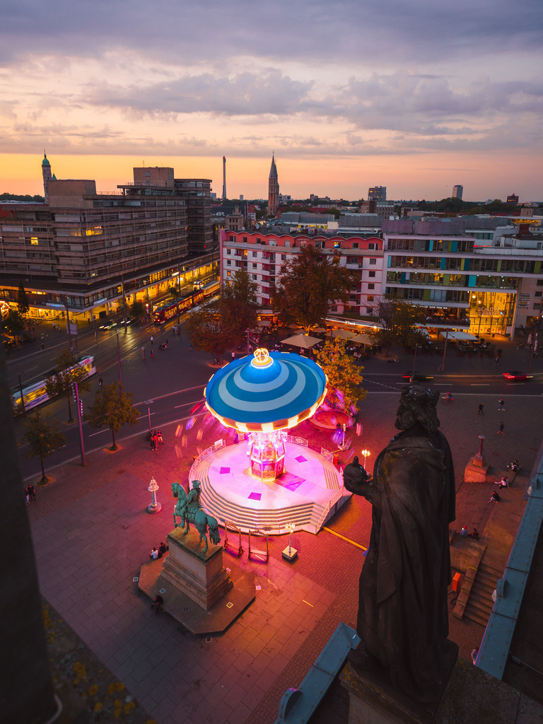 FriederikeFuchs_Schloss.jpg2 | Entdecke exklusive Fotokunst aus Braunschweig: Bildband, Leinwände, Postkarten, Kalender, digitale Downloads & Bildlizenzen. Jetzt im offiziellen Beautiful Braunschweig Shop! - Realisiert mit Pictrs.com