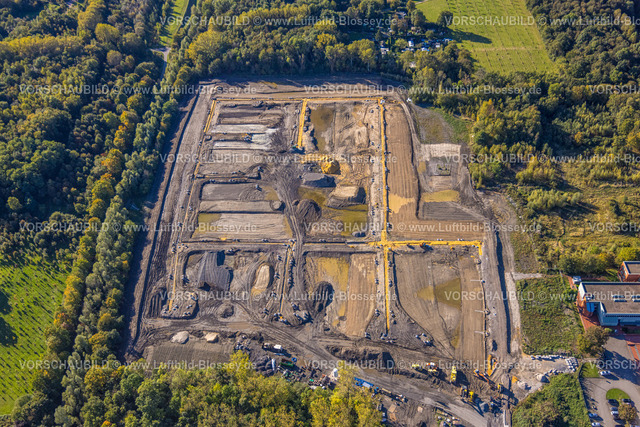 Bergkamen241006568 | Luftbild, Schacht Kuckuck Grubenunglück Gedenkpark, Baustelle für neue Waldsiedlung auf dem ehemaligen Bergwerk Grimberg 3/4 Gelände, Weddinghofen, Bergkamen, Ruhrgebiet, Nordrhein-Westfalen, Deutschland
