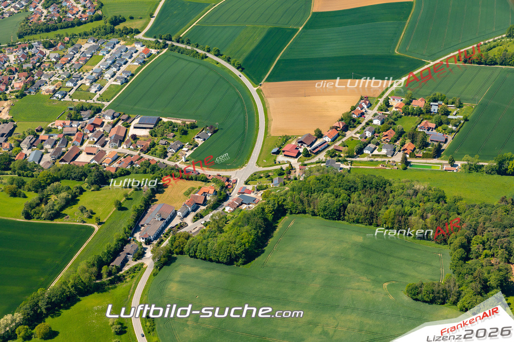 Hinzelbach-Weng-2024-59 | Die Luftbild Suche. Hier finden Sie Luftaufnahmen, Drohnen und Schrägluftbilder von Städten und Orte. Aktuelle + Archiv Luftbilder auch mit Lizenz.
