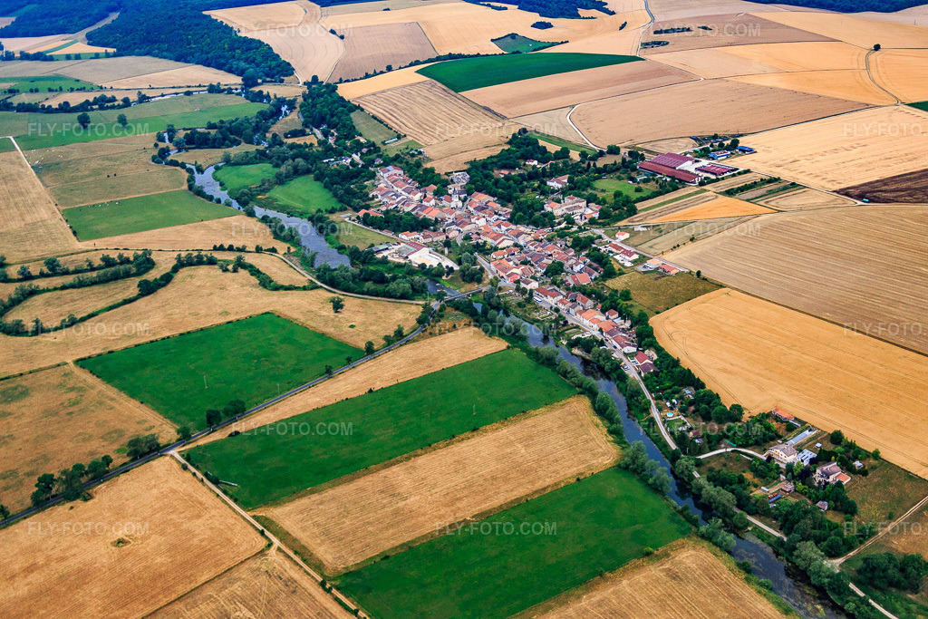 Aerial view: Village view on the banks of the Meuse from the east in Ourches-sur-Meuse in the state Meuse, France.Photo: IMG_083542.jpg taken on 07/13/2015 by Werner Riehm/FLY-FOTO.comResolution of the original: 5472 x 3648 px